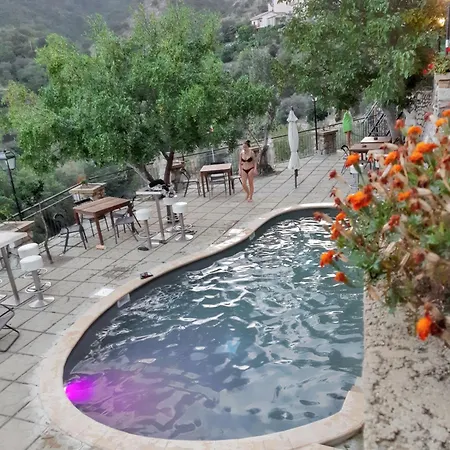 With Sea View In 35 M² Shared Pool شقة Badolato Marina